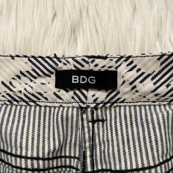BDG Denim Mini Skirt Blue White Stripes Floral - Picture 10 of 12